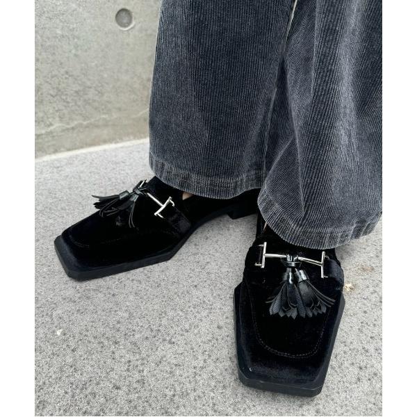 ローファー UND ANGULAR SOLE TASSEL LOAFER レディース