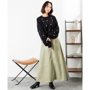 ニット セーター 「ふんわり柔らか×花刺繍」着映えも細見えも叶う、大人のためのアルパカタッチニットトレンド感あるフラワー刺繍を散りばめたデザインで、着