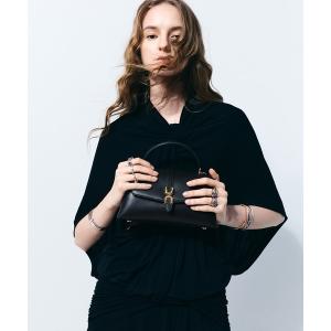 ハンドバッグ Adalyn アダリン メタリックバックル チェーンストラップ トップハンドルバッグ