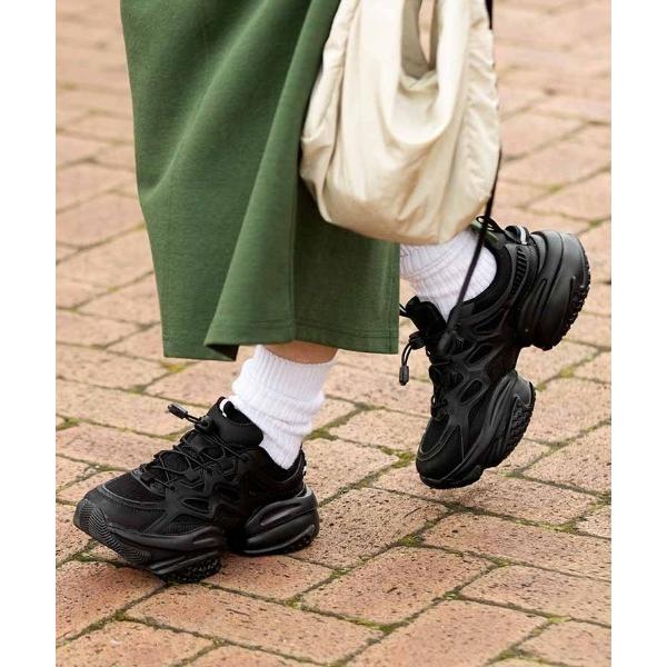 スニーカー リブ　イン　コンフォート　ひもがほどけるストレスからの解放！　履き心地抜群な　ドロストス...