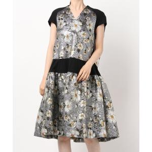 「AVIE」 半袖ワンピース 38 シルバー レディース