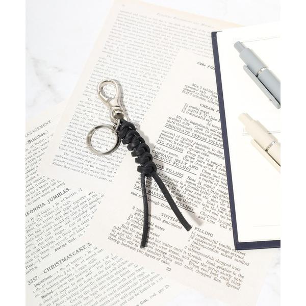 キーホルダー プラスレザー　編み込み　キーホルダー