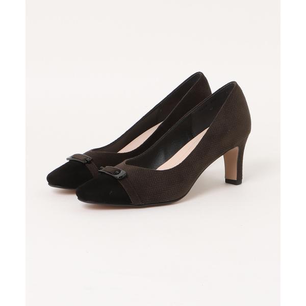 パンプス トゥーキャップバックルモチーフパンプス
