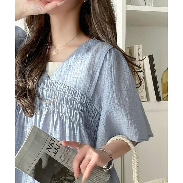 ブラウス シャツ ふんわり、華奢見え。シャーリング切替フレアスリーブシアーブラウスチュニック（半袖）...