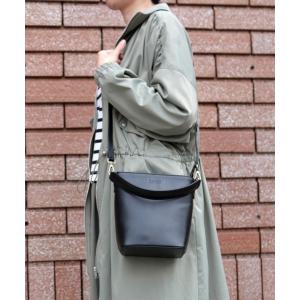 ショルダーバッグ バッグ BOBBI BUCKET BAG MIDI/ボビー バケットバッグ ミディ (UNISEX) レディース メンズ