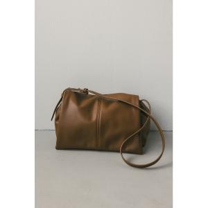 フラップデザインショルダーバッグ