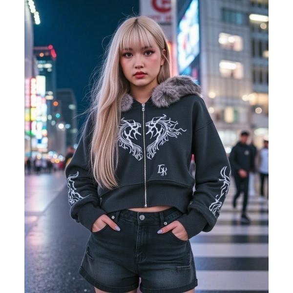 パーカー A'GEM/9 × .kom 「.kom/ドットケーオーエム」 ファーフード付きグラフィッ...
