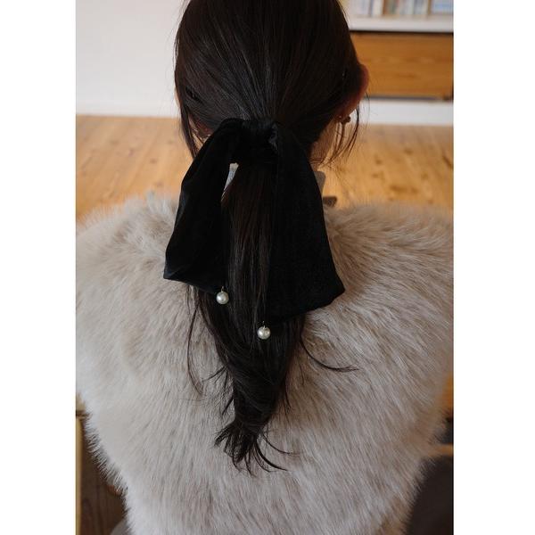 ヘアゴム ベルベット リボンシュシュ｜上品パール付き / 大人ブラック