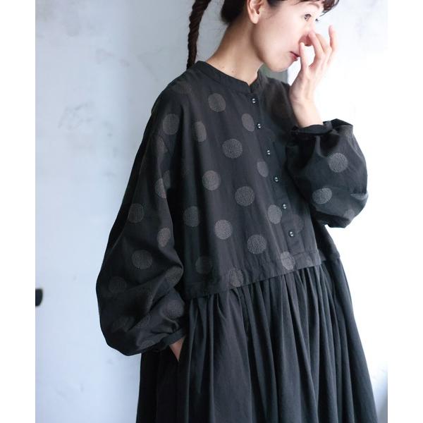 ワンピース ドット刺繍のワンピース