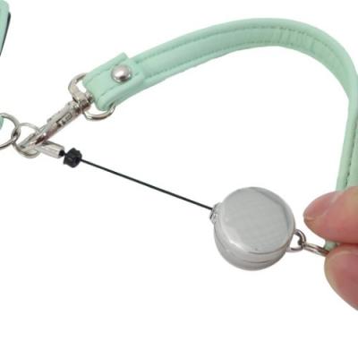 BT21 LINE FRIENDS キャラクター 定期入れ リール付き シングル パスケース KOYA 森本本店