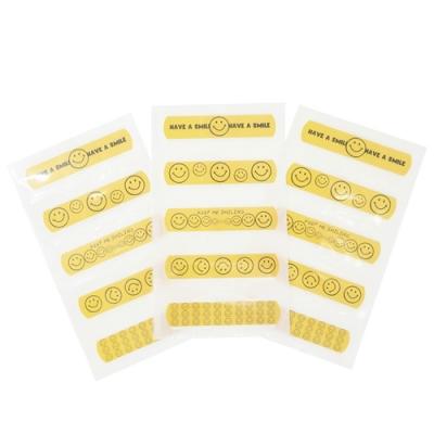 スマイリー 絆創膏 ばんそうこう BANDAGE S 2 SMILE ASST Smiley Face オクタニ 傷直し