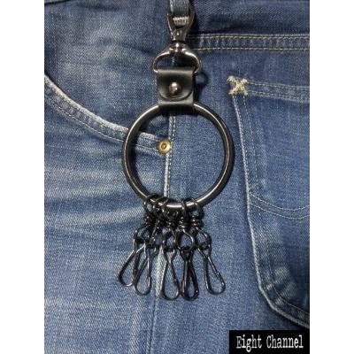 ゴールドと黒の鍵デザインキーリング ゴールドと黒の鍵デザイン