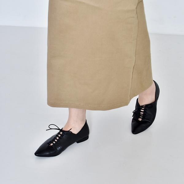 Au BANNISTER（オゥ バニスター） ポインテッドトゥレースアップ