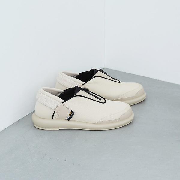 Au BANNISTER（オゥ バニスター） 【2WAY】センタージップスニーカー