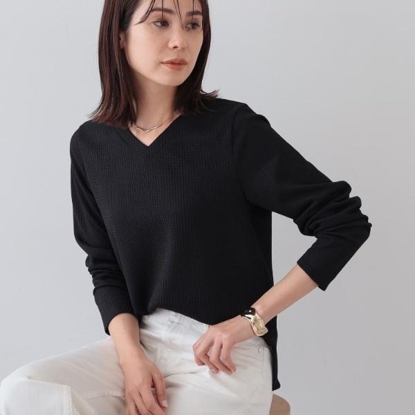 INDIVI（インディヴィ） 【洗える／凹凸素材】Vネックカットソー