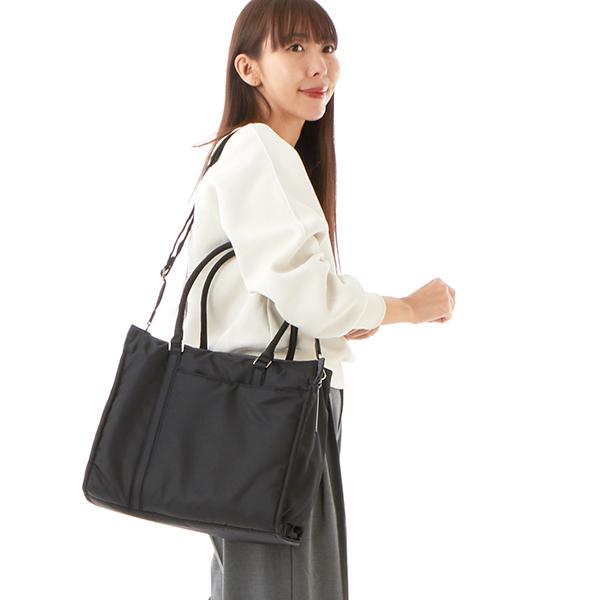 イザック（Y’saccs）/【ムック本掲載】ツイルナイロン　スクエアトート　Mサイズ Y'SACCS（イザック） 【ムック本掲載】ツイルナイロン スクエアトート