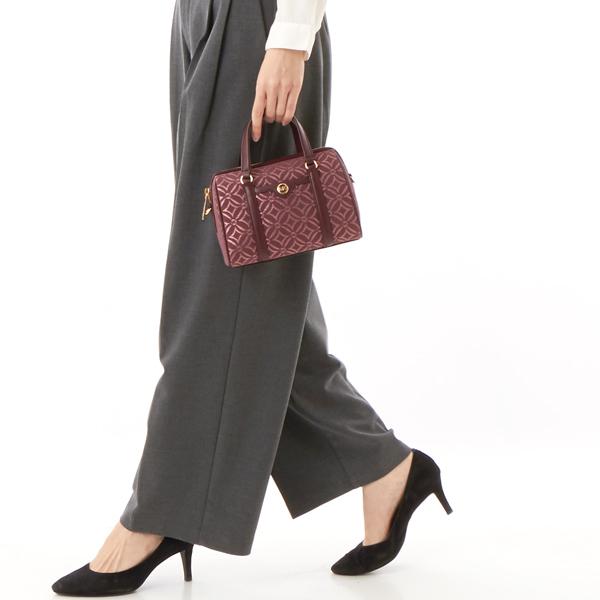 MICHAEL KORS（マイケルコース） TRAVEL メタリック ロゴジャカード