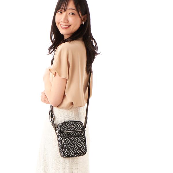 【新品未開封】メタリック ロゴ ジャカード クロスボディ ミディアム MICHAEL KORS JET SET ITEM メタリック ロゴジャカード ダッフルクロス