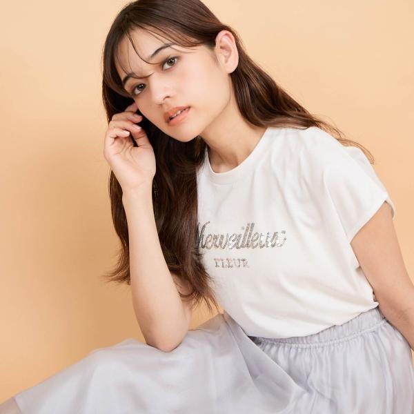 QUEENS COURT（クイーンズコート） スパンコール刺繍ロゴTシャツ