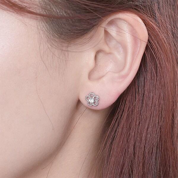 MARY QUANT（マリークヮント） ペタルデイジーキャッチ ピアス