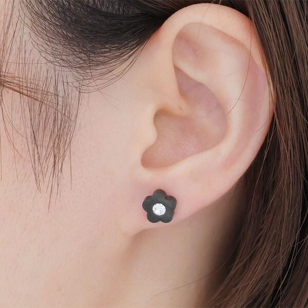 MARY QUANT（マリークヮント） プチデイジーステンレス ピアス