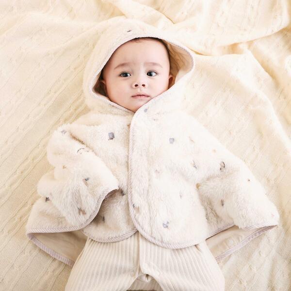 型番：1824-76053ブランド：スラップスリップ ベビー商品名：【お揃い】フード付き総柄刺しゅうもこもこボアマントベビー(50~90cm)カラー：オフホワイト/ピンク