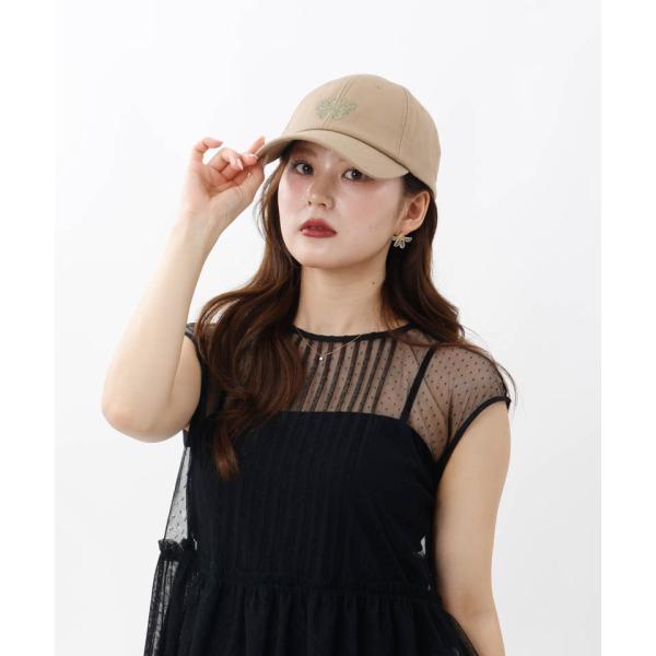 【 ANNA SUI（アナ スイ）】バタフライ刺しゅうキャップ