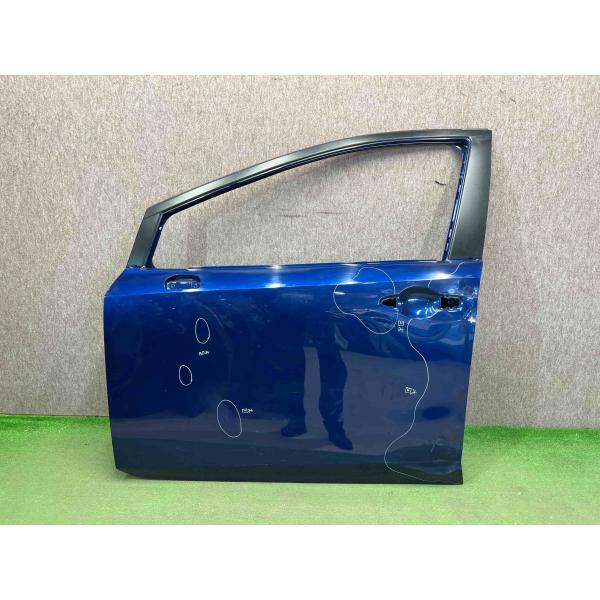 NISSANオーラ6AA-FSNE13左リア純正ドアプライバシーガラス 中古品 NISSANオーラ6AA-FSNE13左リア純正ドアプライバシーガラス 中古品