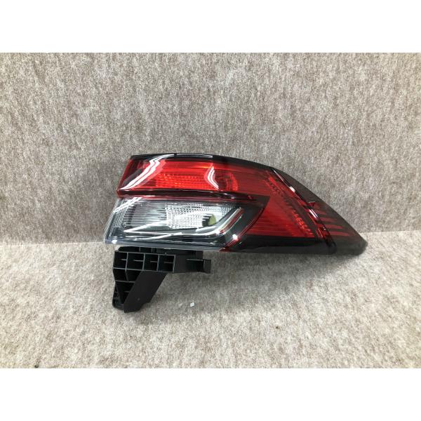 LED カローラクロス 左右テールランプ HASCO 1台分セット 美品 磨き済み LED ZSG10 カローラクロス 右 テールライト HASCO 16
