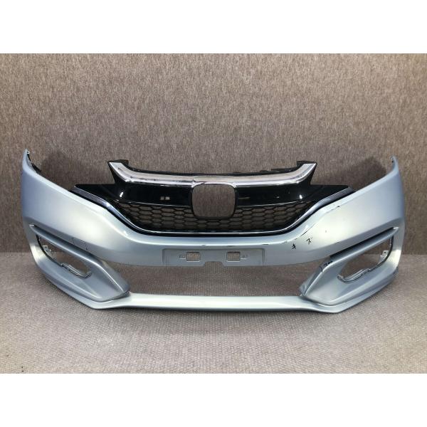 【要補修】ホンダ フィット GK3 純正 フロントバンパー NH830M 中古 ホンダ フィット GK3 GP5 後期 純正 フロントバンパー 71101-T5A-J500