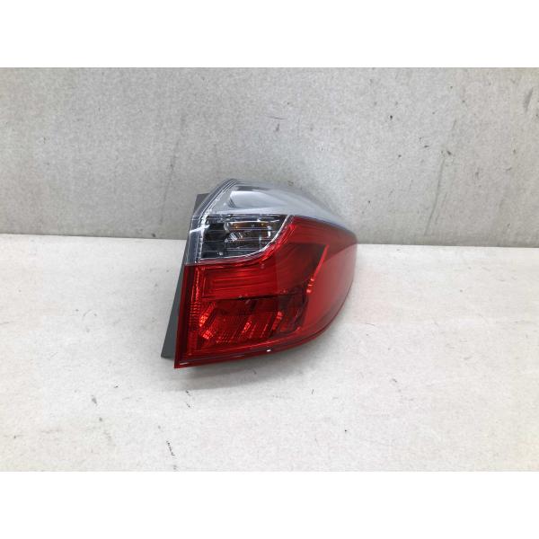 美品 磨き済み シャトル ハイブリッド H/V GP7 GP8 純正 左 テール