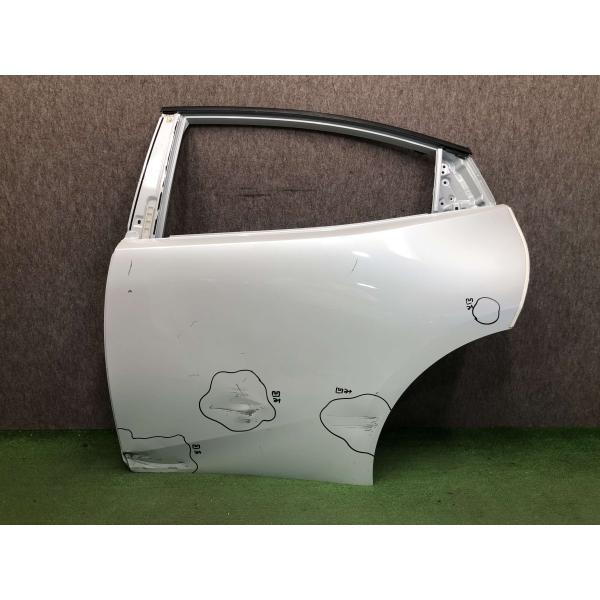 トヨタ プリウス 60系 純正 左リアドア ZVW60/ZVW65/MXWH60/MXWH65