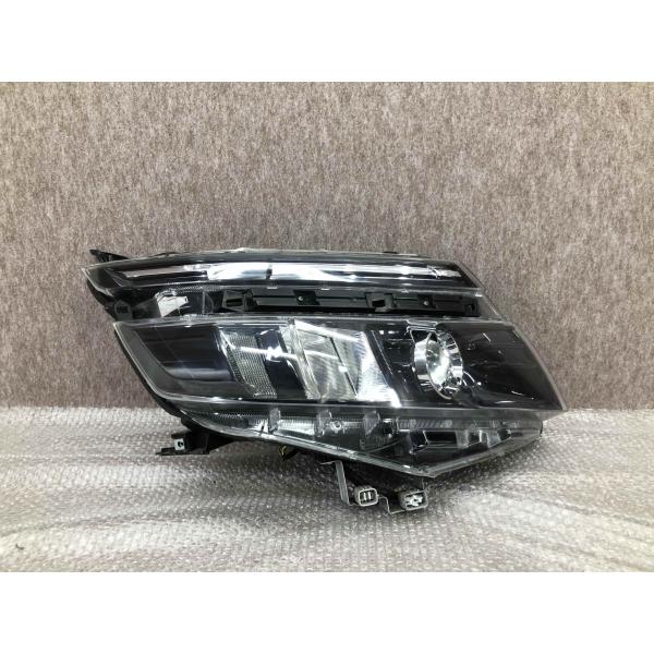 ヴォクシー ZRR80G 前期 左 ヘッドライトICHIKOH 28-229 磨き済み トヨタ 前期 LED ZRR80G ヴォクシー 右ヘッドライト ICHIKOH
