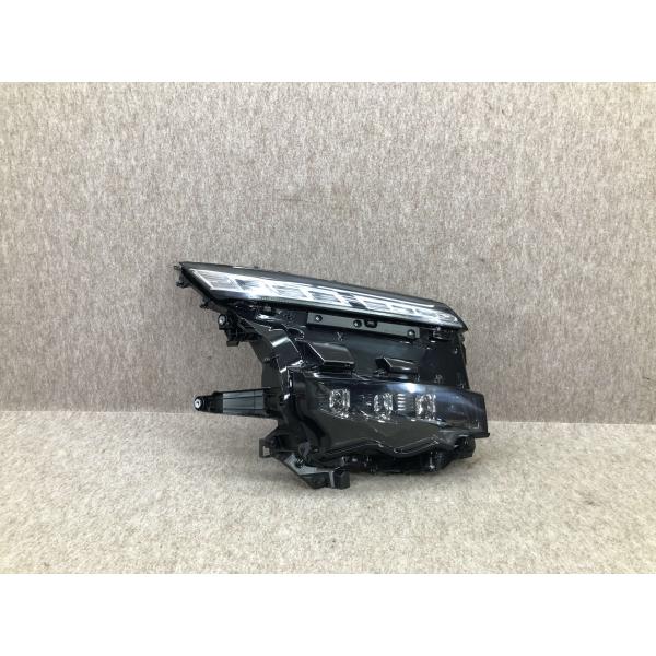 トヨタ　ヴォクシーZRA90W ヘッドライト右 レンズ美品 磨き済み トヨタ 3眼 LED MZRA90W ヴォクシー 右ヘッド