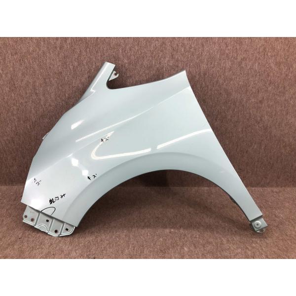 ヴォクシー ZRR80 ZRR85 ZWR80 純正 左 フロント フェンダー : 拓海