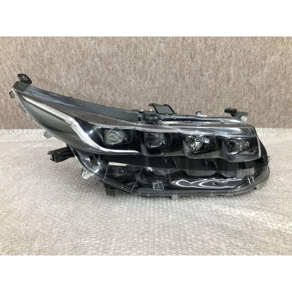 プリウスPHVヘッドライト　右 GPマテリアル品】純正品 プリウスα ZVW40系 ヘッドライト/ランプ