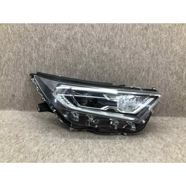 【美品】rav4 左右ヘッドライト　前期　CP付き 美品 磨き済み 前期 LED MXAA52 RAV4 ハイブリッド 右ヘッドライト
