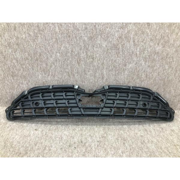 トヨタ純正品　ヤリスクロス ラジエータグリル 53101-52820 新品 09428_1la24011147
