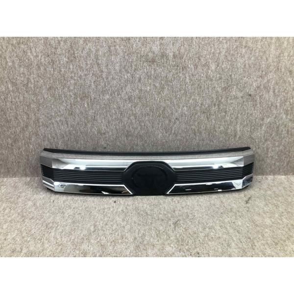 ダイハツ M900A ルーミーカスタム フロントグリル 53105-B1090 : 拓海