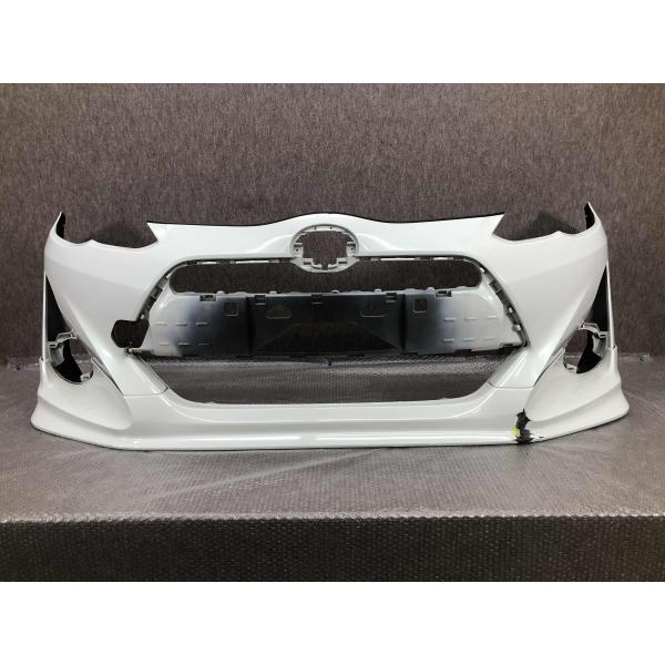 トヨタ アクア NHP10 中期 純正 フロントバンパー 52119-52A10