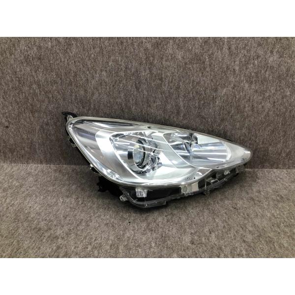 磨き済み アクア NHP10 中期 右 ヘッドライト ハロゲン KOITO 52-291