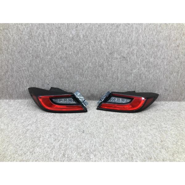 美品 磨き済み トヨタ GR86 ZN8 ZD8 純正テールランプ ICHIKOH D258