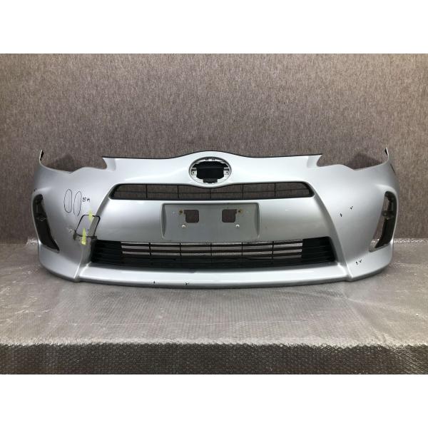 トヨタ アクア NHP10 前期 純正 フロントバンパー 52119-52620 グリル