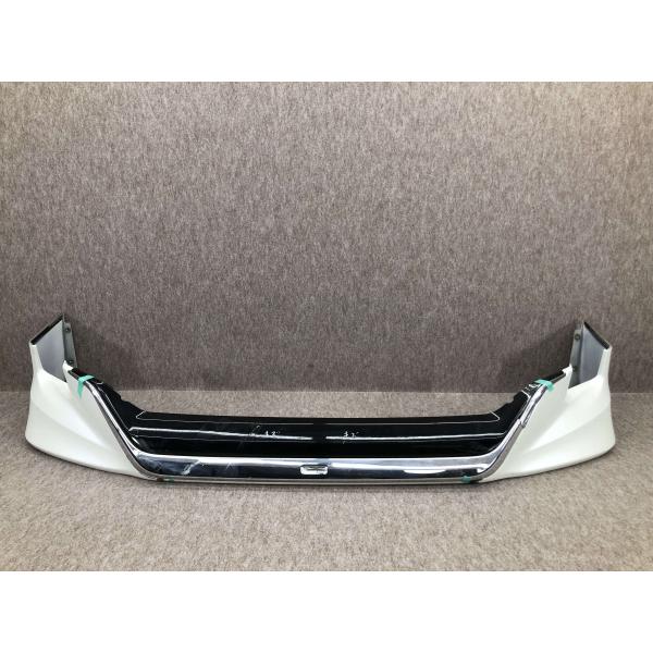 ZRR80 ホワイト フロント、リアバンパー モデリスタ　割れあり ZRR80 ホワイト リアバンパー モデリスタ割れあり