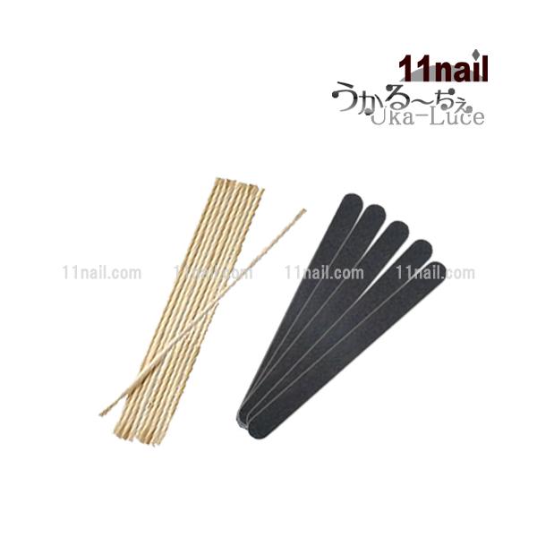 ■特徴・内容■ネイルケアはじめてさんから検定チャレンジする初心者・スクール生の方まで幅広く使えるツールセットです・ファイルで削って自由に先端の形を変えて使うウッドスティックは何本あっても便利！・エメリーボードは両面グリットが違うので大変使い...