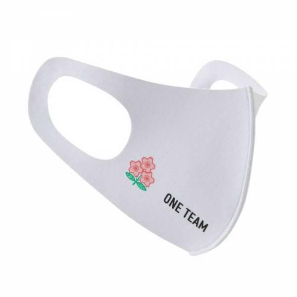 2021ラグビー日本代表供給モデルです。ラグビー日本代表ブレイブブロッサムの象徴である「桜」とチームスローガンの「ONE TEAM」のプリントが施されています。伸縮性・速乾性があり、高密度なストレッチ素材を使用しているため顔にフィットするう...