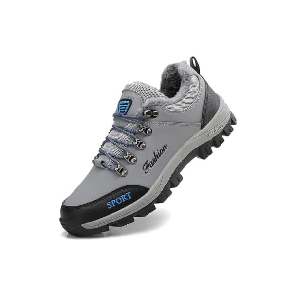 メンズ向けの防水・防寒仕様のローカットスノーシューズです。防水・撥水加工で雪や雨から足元を守ります。裏起毛と中綿で防寒性を備えています。軽量で柔らかい素材を使用し、幅広設計です。ソールは滑り止め性能があります。サイズは手作業のため誤差が生じ...