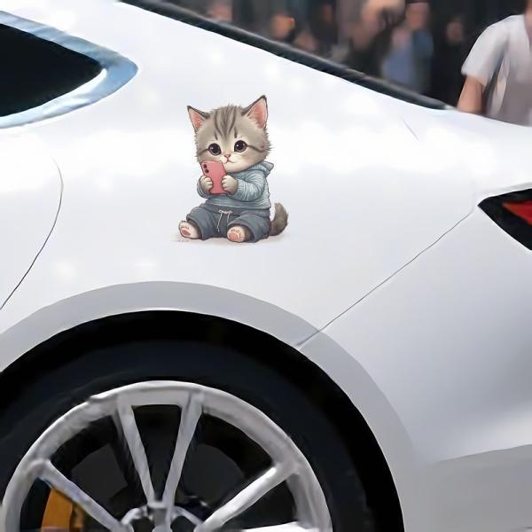漫画風猫と電話車デザイン 防水ステッカー 自己粘着 多用途 ラップトップ 水筒 ヘルメット装飾用