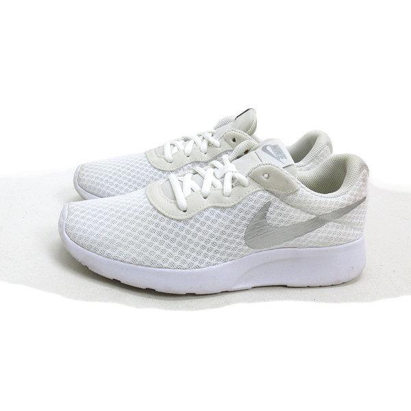 Y 24cm ナイキ Nikeタンジュン ランニング シューズ 白ladies F57 中古 21 12 27 T5 マニライズ ユーズドストア 通販 Yahoo ショッピング