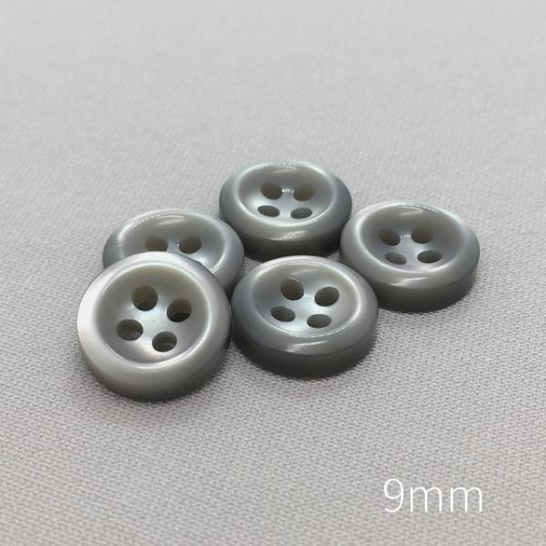 [Release date: August 9, 2017]★割れや欠けに強い、安心性能のシャツボタン　V-shockシリーズ★シンプルな形のシャツボタン。耐薬品性・耐熱性・耐衝撃性・耐圧性・引っ張り強度に強い安心性能のシャツボタンです。エ...